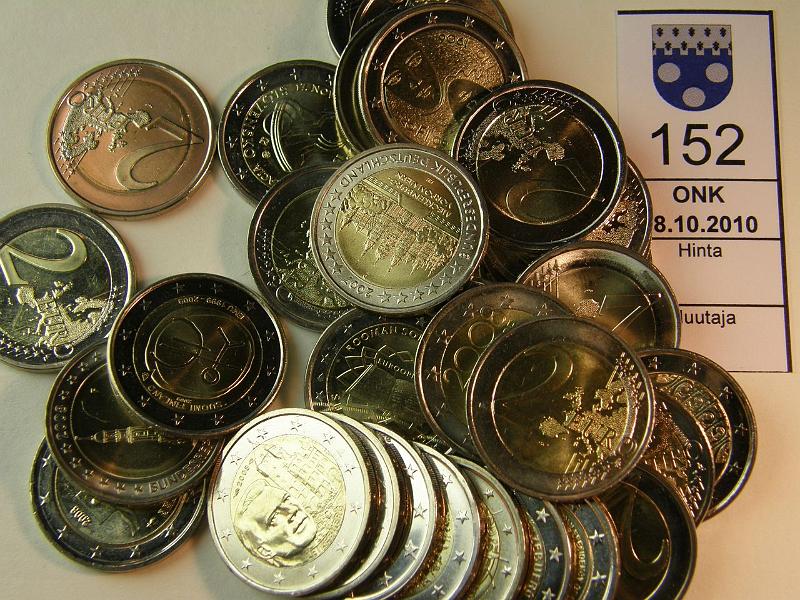 kohde_152_a.jpg - Kohde 152, lhthinta: 80 € 2  2004-2010 34 eril kyttjuhlarahaa rullista. -04:Kreikka, Italia; -05:Lux, Itvalta, Italia, Suomi: -06:Lux, Italia, Suomi; -07:Saksa, Lux, Portugali, Suomi(2); -08:Slovenia, Ranska, Lux, Italia, Portugali, Belgia, Saksa, Suomi(2); -09:Saksa, Slovakia, Italia, Suomi(2); -10 Slovenia, Espanja, Ranska, Saksa, Belgia, Suomi. Nim. 68 , kunto: 9.