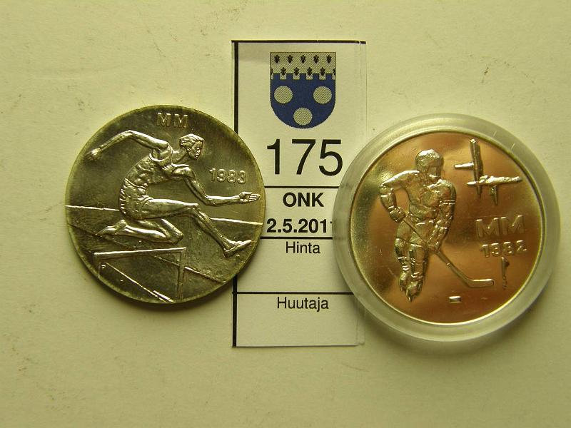 kohde_175_a.jpg - Kohde 175, l�ht�hinta: 10 &euro; 50 mk 1982, -83 Ag, j��kiekko, YU MM-kisat, kotelo, hom, kunto: 9.