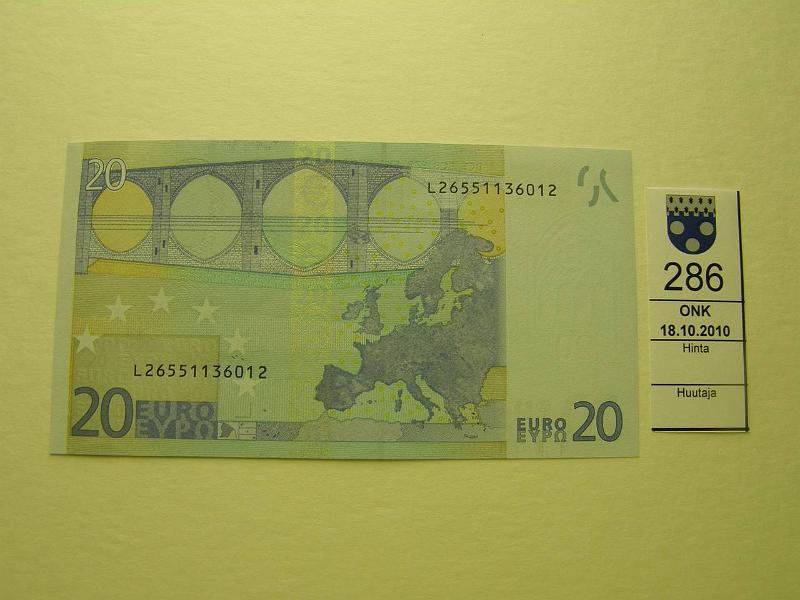 kohde_286_a.jpg - Kohde 286, lhthinta: 32 € 20 € 2002 Suomi L26551136012 Tri. G005C2, kunto: 9.