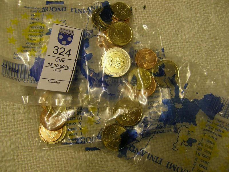kohde_324_a.jpg - Kohde 324, lhthinta: 20 € / myyntihinta: 34 € Suomi €-aloituspussi (3kpl) 1999-2001 1-50 snt, 1-2 €, kunto: 9.