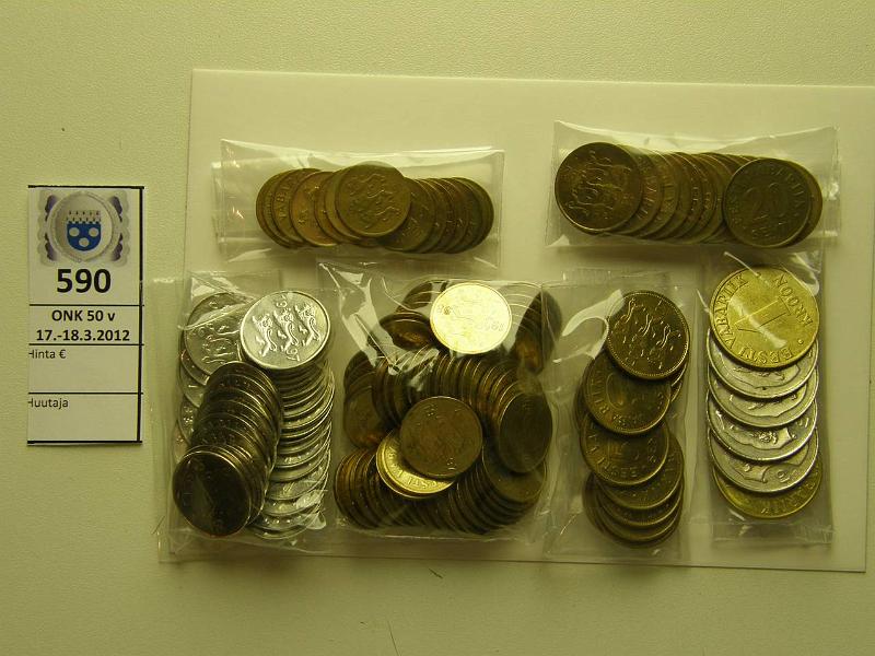 k-0590-a.jpg - Kohde 590, lhthinta: 5 € Eesti (139) 90-luku 5s(17), 10s(53), 20s(34+15), 50s(14), 1kr(6), kunto: 5-9