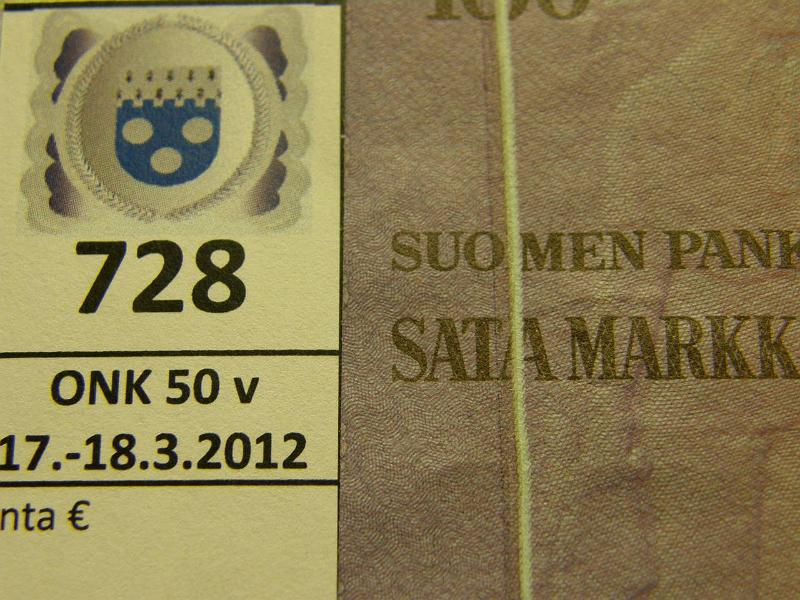 k-0728-c.jpg - Kohde 728 (kuva 3/3), lhthinta: 100 € / myyntihinta: 100 € 100 mk 1976 SNY 184.1 N9646899 AL I-Hm, turvalangan kohdalla laskos, joka jnyt ilman painovri, kunto: 5