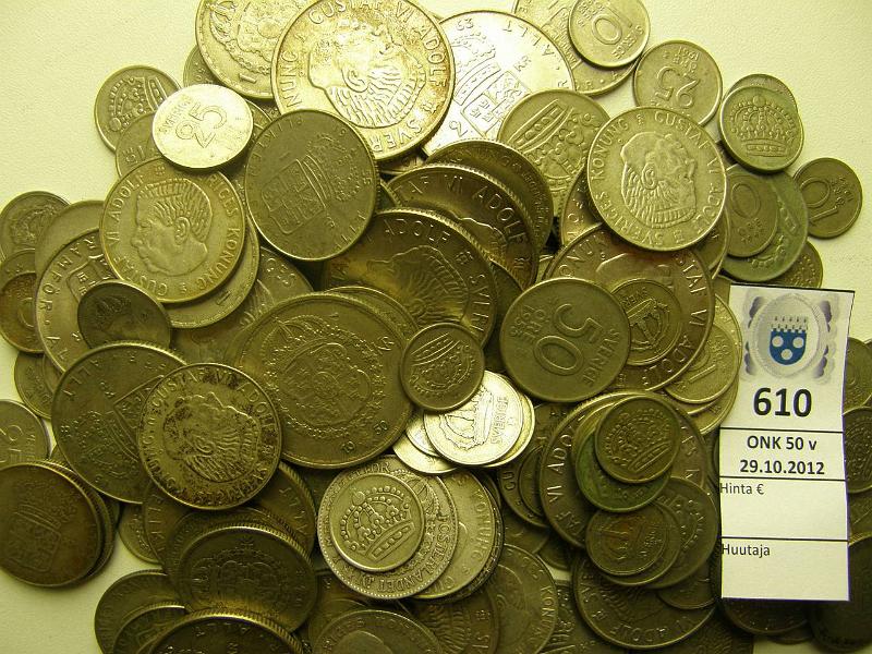 k-0610-a.jpg - Kohde 610, lhthinta: 150 € Ruotsi, hopeaa 1929-68 (172) Ag, 2kr 1950-65 (20 kpl), 1kr 1938-1968(43), 50 1945-61(15), 25 1929-62(50), 10 1930-61(44). Hopean arvo n 2300 kr (n. 270€), kunto: 3-8