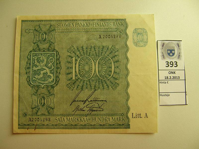 k-0393-a.jpg - Kohde 393, l�ht�hinta: 5 &euro; 100 mk 1945 LA SNY 180.1 A7005293 RAI-AAs, tahra paperiliittimest�, kunto: 6