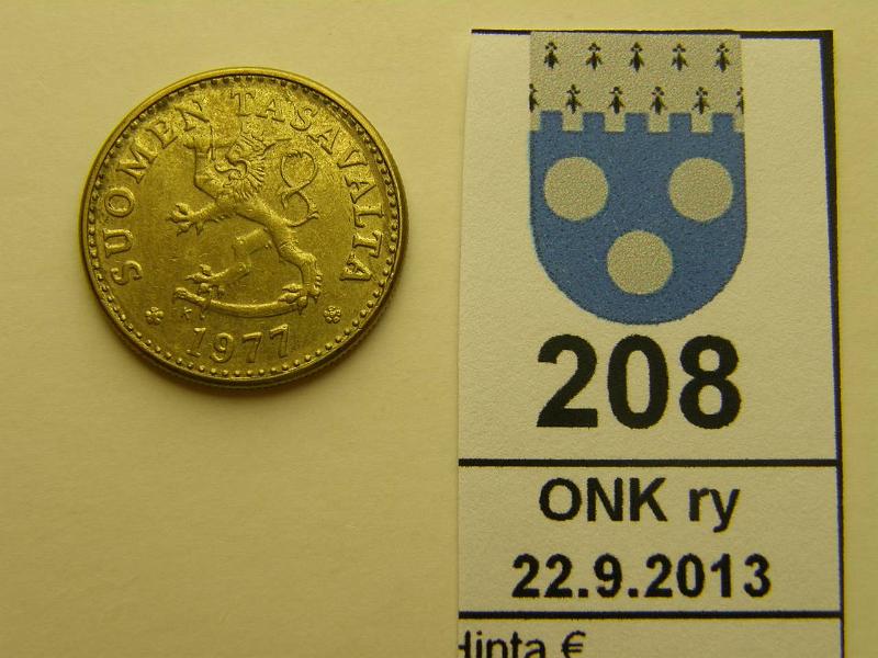 k-0208-a.jpg - Kohde 208, lhthinta: 5 € / myyntihinta: 6 € 10 p 1977 CuNi, "penni"-sanan kaksoispuristus, kunto: 6