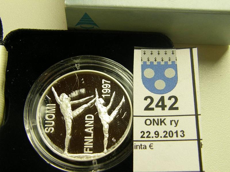 k-0242-a.jpg - Kohde 242, lhthinta: 32 € / myyntihinta: 32 € 100 mk 1997 Ag, proof, Nurmi, kapseli, tod, kunto: 10