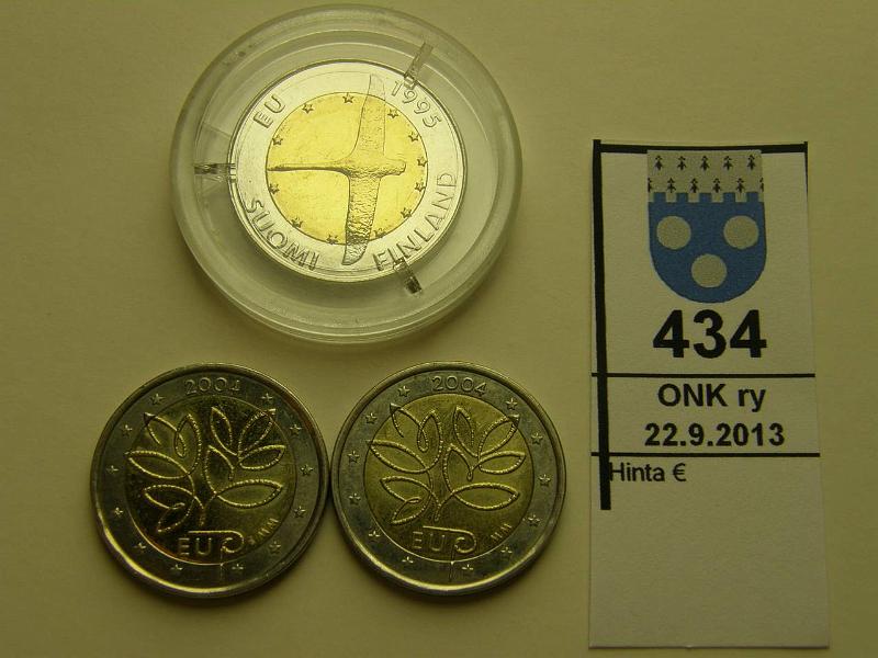 k-0434-a.jpg - Kohde 434, lhthinta: 30 € / myyntihinta: 46 € 2004 (2), 1995 EU, risuraha (2); 10mk 1995 EU "joutsenkymppi", pilleri halki, kunto: 7-9