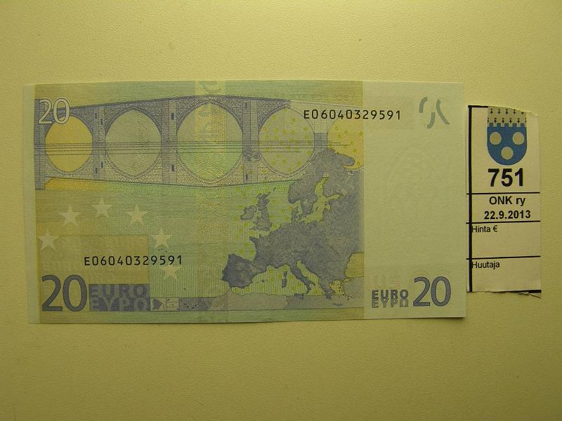 k-0751-a.jpg - Kohde 751, l�ht�hinta: 40 &euro; / myyntihinta: 46 &euro; Slovakia 3/3/E/R28 E06040329591 DRAGHI R028 C1, ensimm�inen Draghi Slovakialle, kunto: 9