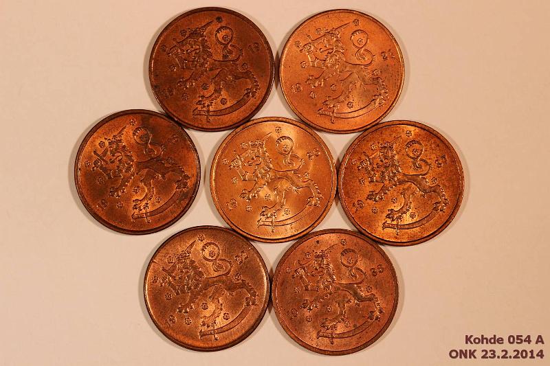 k-0054-a.jpg - Kohde 54, lhthinta: 5 € / myyntihinta: 30 € 5 p 1918-38 (7) Leimakiiltoinen er: 1918, 19, 21, 22, 36, 37, 38. Osassa ephpja, kunto: 8-10