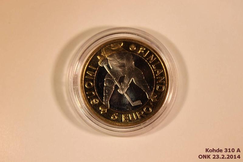 k-0310-a.jpg - Kohde 310, lhthinta: 8 € / myyntihinta: 8 € 5 € 2012 Jkiekon MM, kapseli, kunto: 9