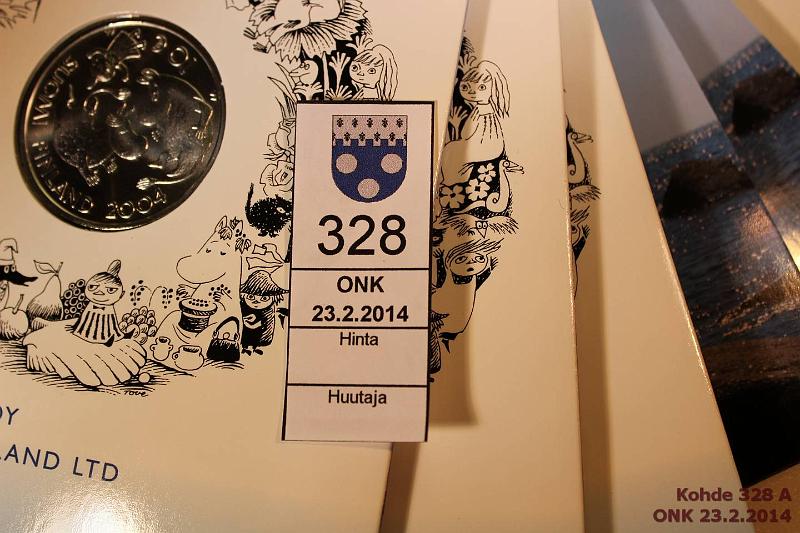 k-0328-a.jpg - Kohde 328, lhthinta: 79 € / myyntihinta: 79 € 10 € 2004 (5) Ag, BU, Muumit, korteissa, kunto: 10