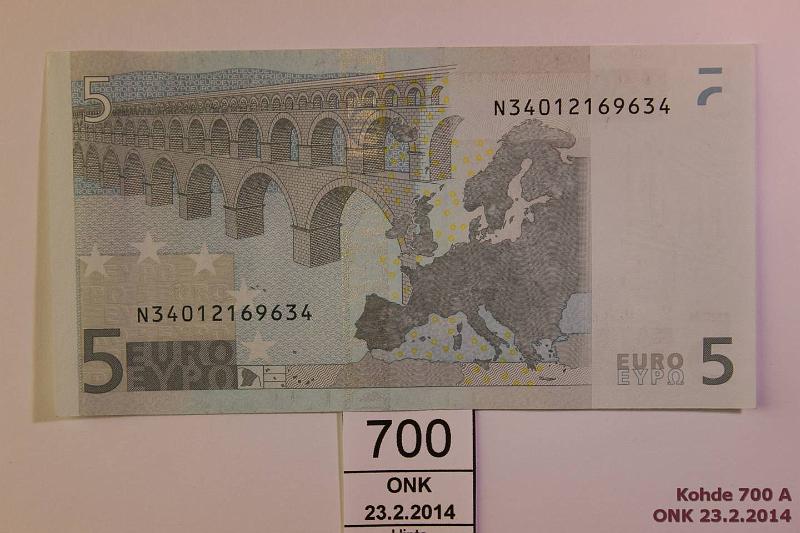 k-0700-a.jpg - Kohde 700, lhthinta: 10 € Itvalta 1/1/N/F1 N34012169634 Dui F001 D3, kunto: 6