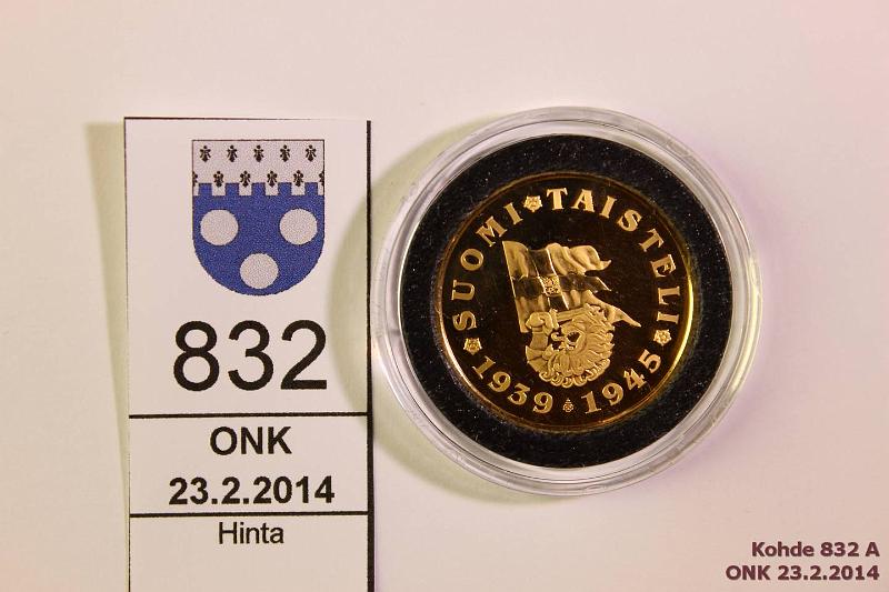 k-0832-a.jpg - Kohde 832, lhthinta: 190 € / myyntihinta: 205 € Suomi Suomi taisteli -sarja Au, Proof 8,5g/750, Mannerheim-ristin ritarit, kunto: 10