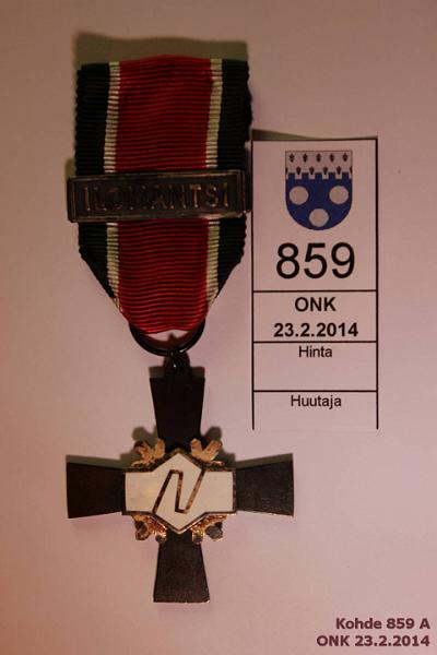 k-0859-a.jpg - Kohde 859, lhthinta: 70 € / myyntihinta: 120 € 1939-1940 Tolvajrven risti + Ilomantsi-solki, kunto: 9