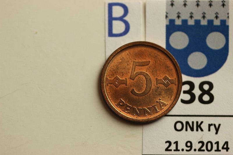 k-0038-b.jpg - Kohde 38 (kuva 2/2), lhthinta: 15 € / myyntihinta: 17 € 5 p 1964 Leimakiilto, kunto: 8