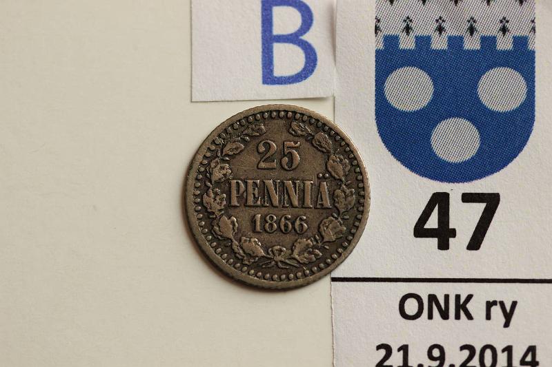 k-0047-b.jpg - Kohde 47 (kuva 2/2), lhthinta: 10 € / myyntihinta: 24 € 25 p 1866 Ag, SNY 266.1.1, kunto: 3/4