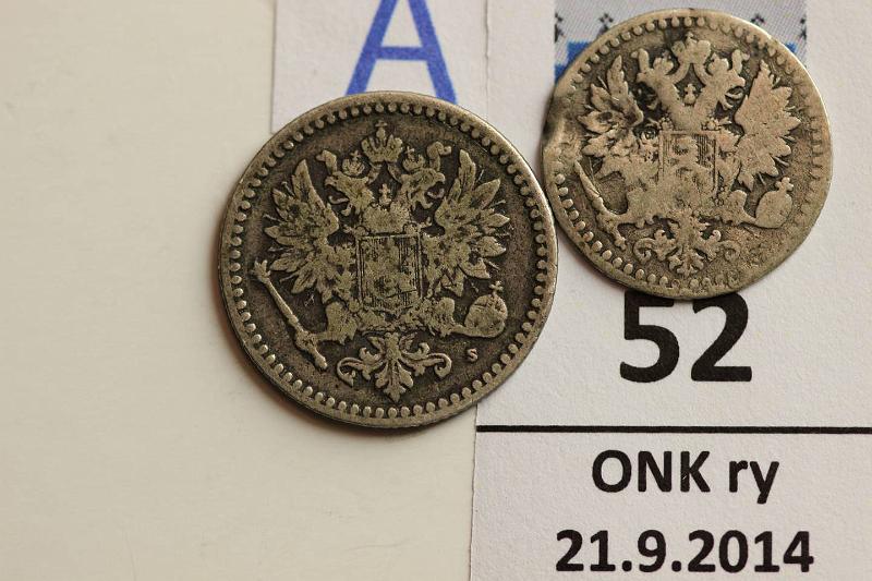 k-0052-a.jpg - Kohde 52 (kuva 1/2), l�ht�hinta: 10 &euro; / myyntihinta: 22 &euro; 25 p 1871 25+50p Ag, 25p painuma, kunto: 2,3