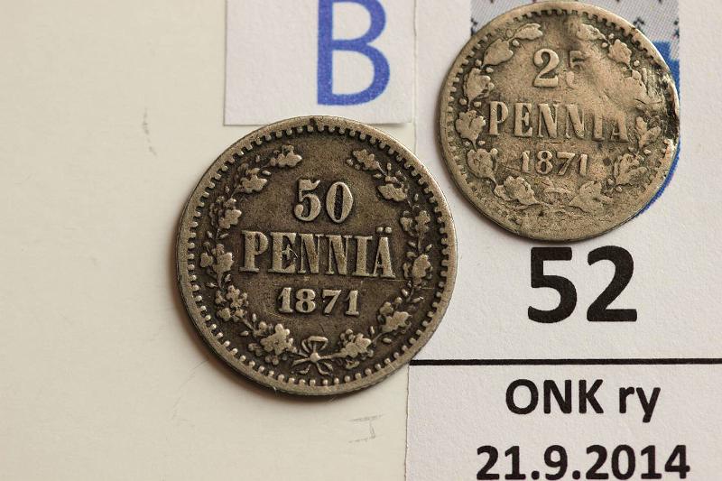 k-0052-b.jpg - Kohde 52 (kuva 2/2), lähtöhinta: 10 € / myyntihinta: 22 € 25 p 1871 25+50p Ag, 25p painuma, kunto: 2,3