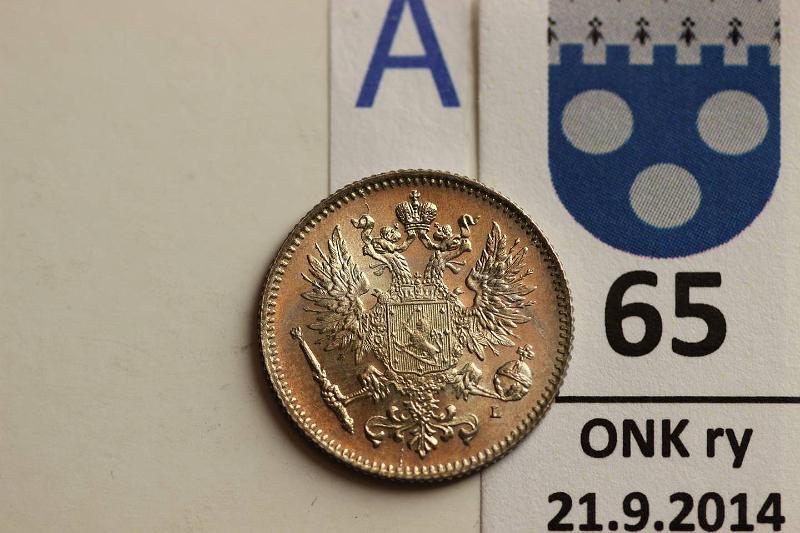 k-0065-a.jpg - Kohde 65 (kuva 1/2), lhthinta: 120 € / myyntihinta: 120 € 50 p 1892 Ag, SNY  327.2 , harva vaakunaviivoitus. Loistelias!, kunto: 9