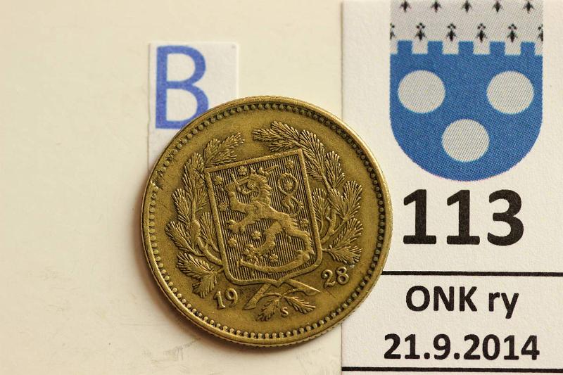 k-0113-b.jpg - Kohde 113 (kuva 2/2), lhthinta: 30 € / myyntihinta: 53 € 5 mk 1928 AlBr, pij, kunto: 4