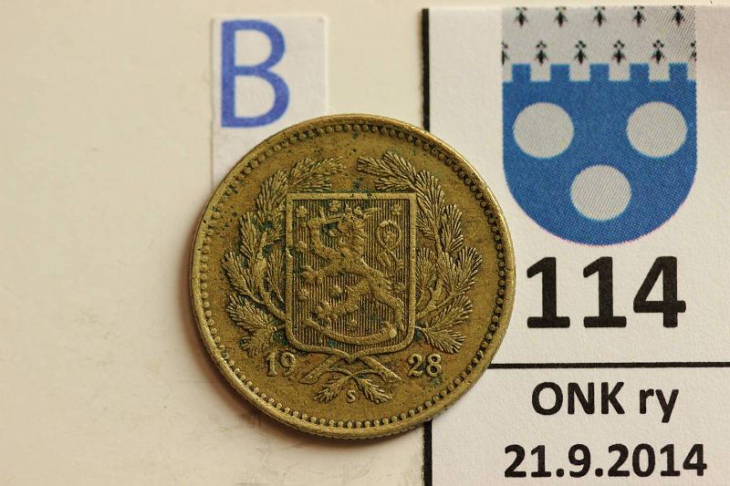 k-0114-b.jpg - Kohde 114 (kuva 2/2), lhthinta: 40 € / myyntihinta: 50 € 5 mk 1928 AlBr, eprv, kunto: 4