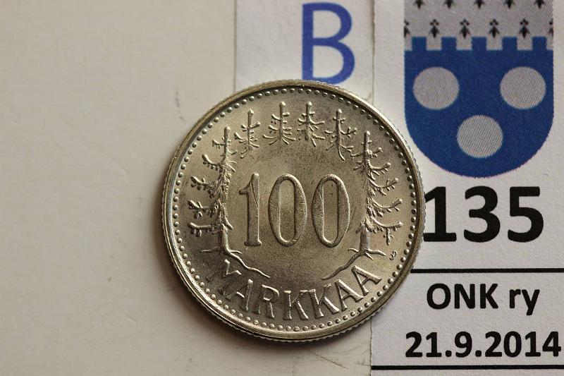 k-0135-b.jpg - Kohde 135 (kuva 2/2), lhthinta: 15 € / myyntihinta: 17 € 100 mk 1960 Ag, loistelias!, kunto: 10
