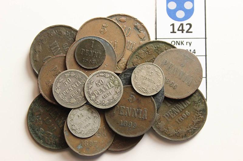 k-0142-a.jpg - Kohde 142, lhthinta: 10 € / myyntihinta: 36 € 1-50 p 1866-1916 (22) Cu/Ag, 1p 1903 iso 3 (kl4); 5p 1866, 73, 97, 99,1915, 16, ??; 10p 1896,1908, 00, 11, 14, 15, 16; 25p 1902, 16; 50p 1871, 89. 5 ja 10p paljon vikoja., kunto: vk