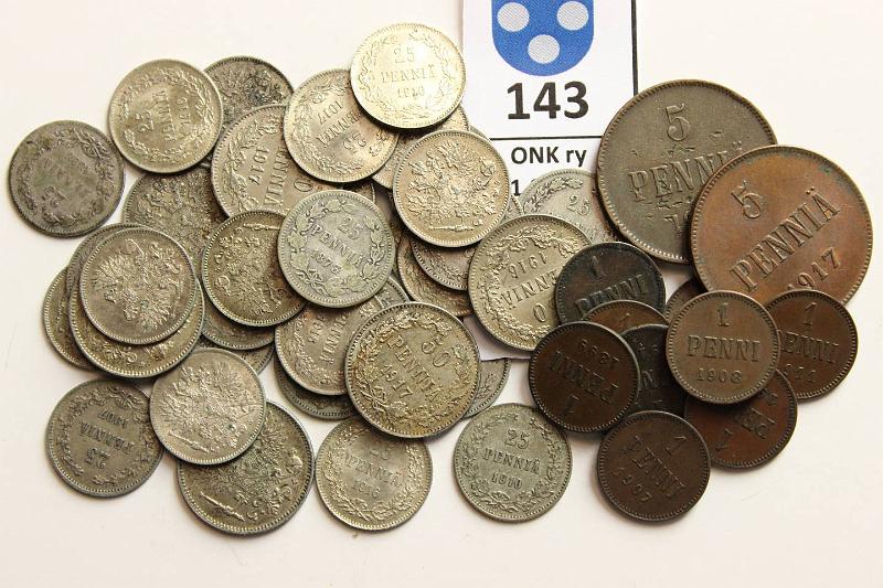 k-0143-a.jpg - Kohde 143, lhthinta: 20 € / myyntihinta: 58 € 1-50 p 1875-1917 (50) Cu/Ag, 1p 1899(2),1907, 08, 09, 11, 13, 15, 16; 5p 1906, 17; 25p 1875, 89(2), 94, 97(2), 98, 99(3),1901(2), 02, 07, 09(2), 10, 13(2), 15(3), 16(7), 17(5); 50p 1911, 15, 16, 17 I+II, kunto: 3-7