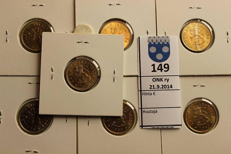 k-0149-a.jpg - Kohde 149, lhthinta: 12 € / myyntihinta: 14 € 10 p 1963-70 (7) 7 erilaista, 1967 puuttuu, rullista, kunto: 9