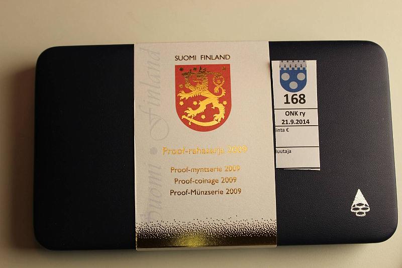 k-0168-a.jpg - Kohde 168, lhthinta: 39 € 2009 Proof, 1c-1€, Ag-vrijetoni ja Autonomia+EMU juhla-2€ (ei tav.), laatikko, tod., kunto: 10