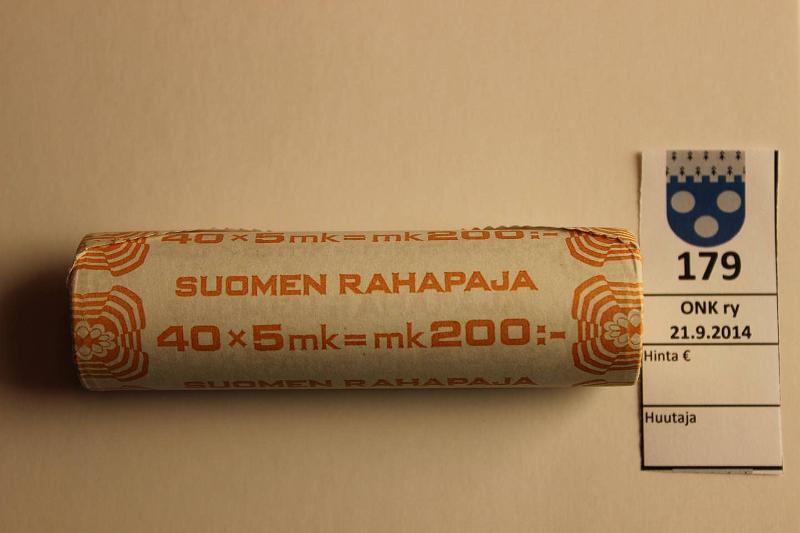 k-0179-a.jpg - Kohde 179, lhthinta: 50 € / myyntihinta: 50 € 5 mk 1990 Avaamaton rulla, kr/kl, kunto: 9
