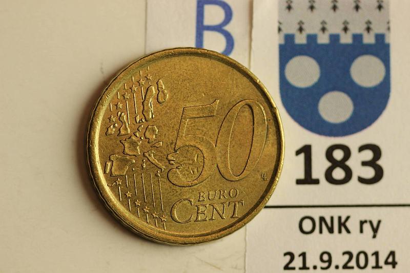 k-0183-b.jpg - Kohde 183 (kuva 2/2), lhthinta: 15 € 50 c 2001 Espanja, osittain ohilyty, kunto: 7