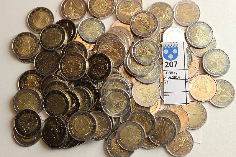 k-0207-a.jpg - Kohde 207, lhthinta: 225 € 2004-> (104) 104 2€ rahaa kierrosta, posin suomalaisia juhlakakkosia 2005 alkaen + joitakin EU alueen juhla- ja kyttkakkosia. Nimellisarvo 208€, kunto: 5-8