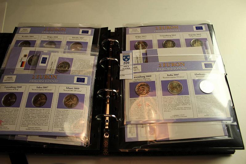 k-0209-b.jpg - Kohde 209 (kuva 2/3), lhthinta: 250 € / myyntihinta: 250 € 2004-12 (94) Kaikki eril., mm. Malta 2011, 12
 Kansiossa Monetan korteissa, joissa maakohtaiset tiedot. Nimellisarvo 188€, kunto: 9
