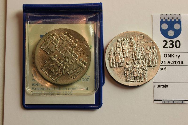 k-0230-a.jpg - Kohde 230, lhthinta: 30 € / myyntihinta: 43 € 10 mk 1977 (2) Ag, "Nainen raskaana", toisessa alkup kotelo., kunto: 9