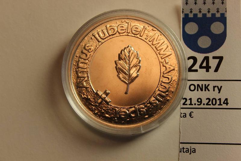 k-0247-a.jpg - Kohde 247, lhthinta: 70 € / myyntihinta: 97 € 100 mk 2000 Ag, BU, Riemuvuosi, kapseli, tod., kunto: 10