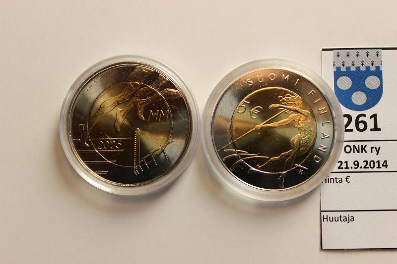 k-0261-a.jpg - Kohde 261, lhthinta: 12 € 5 € 2005 (2) Yleisurheilun MM, kapselit, kunto: 9