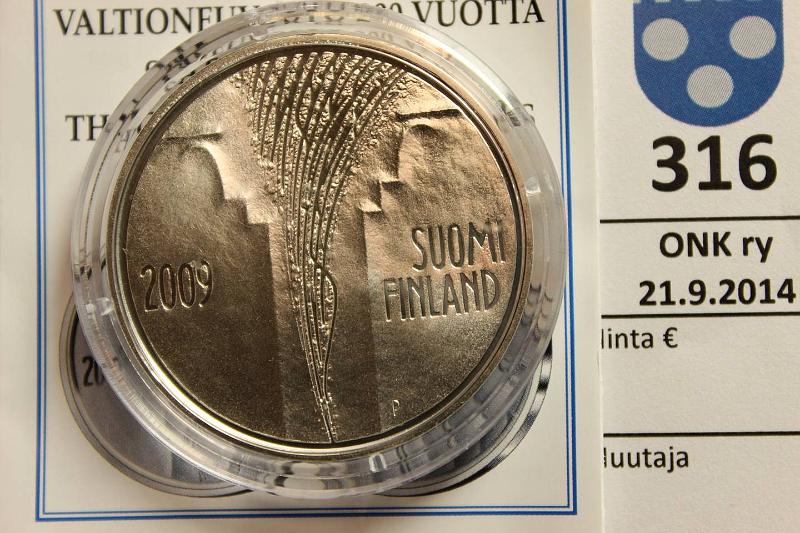 k-0316-a.jpg - Kohde 316, lhthinta: 19 € / myyntihinta: 19 € 10 € 2009 Ag, Proof, Valtioneuvosto 200 v, kapseli, muovikotelo, tod., kunto: 10