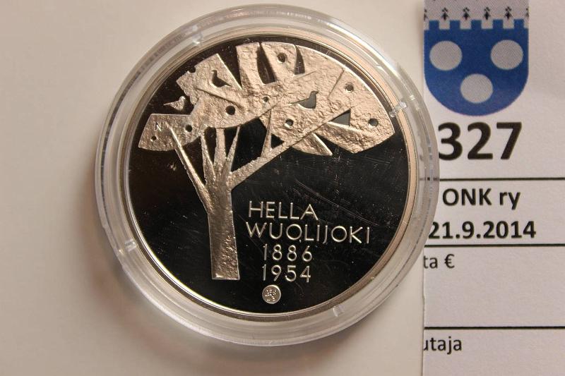 k-0327-a.jpg - Kohde 327, lhthinta: 20 € / myyntihinta: 27 € 10 € 2011 Ag, Proof, Wuolijoki, kapseli, kunto: 10