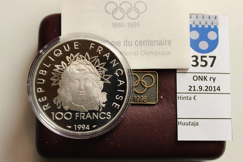 k-0357-a.jpg - Kohde 357, lhthinta: 15 € / myyntihinta: 16 € Ranska 500 fr 1994 Ag, Proof, 33,63g/925. Centennial Olympic Programme, nahkakotelo, tod., kunto: 10