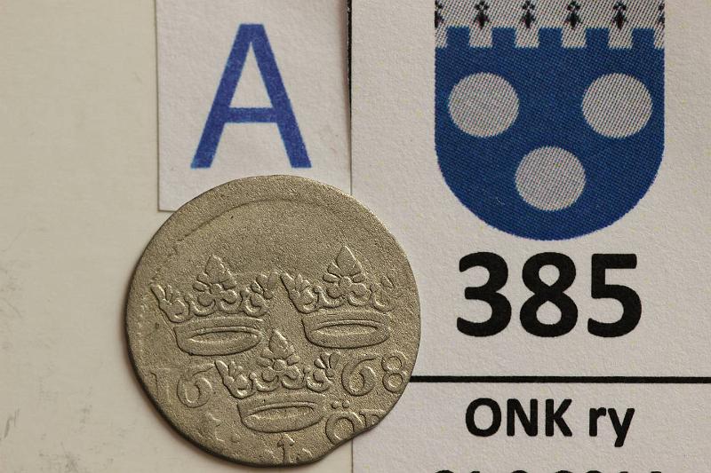 k-0385-a.jpg - Kohde 385 (kuva 1/2), lhthinta: 10 € 1 re 1668 KM#250 Ag, Kaarle XI, rv, kunto: 3