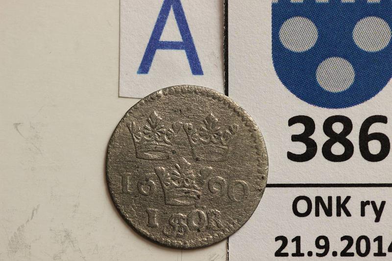 k-0386-a.jpg - Kohde 386 (kuva 1/2), lhthinta: 10 € 1 re 1690 KM#250a Ag, Kaarle XII, kunto: 4