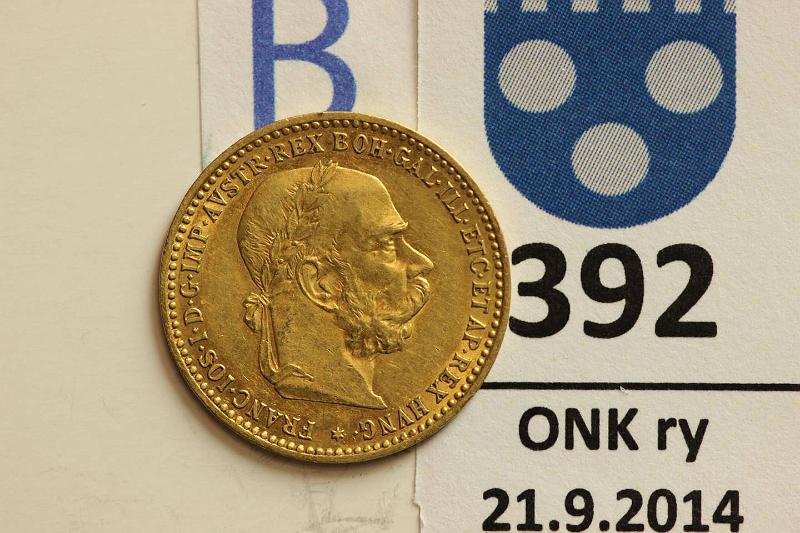 k-0392-b.jpg - Kohde 392 (kuva 2/2), lhthinta: 100 € / myyntihinta: 160 € Itvalta 10 cor 1896 KM#2805 Au, Frans Joseph, 3,39g/900, Pieni painos 21100, kapseli, kunto: 8