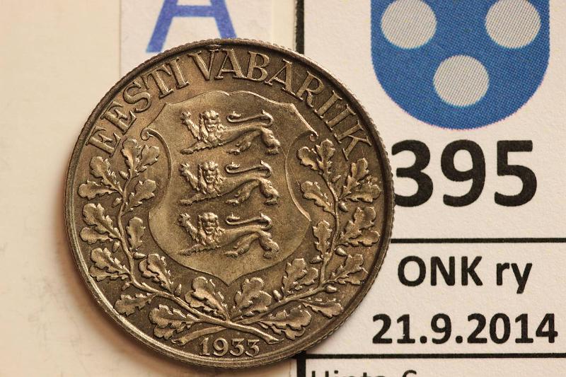 k-0395-a.jpg - Kohde 395 (kuva 1/3), lhthinta: 100 € / myyntihinta: 240 € Eesti 1 krooni 1933 KM#14 Ag, pitk V-sakara -variantti. Hajak II. Harvinainen, RARE!, kunto: 8