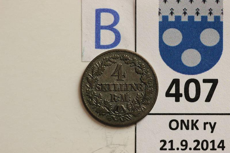 k-0407-b.jpg - Kohde 407 (kuva 2/2), lhthinta: 5 € / myyntihinta: 5 € Tanska 4 sk 1856 KM#758 Ag, kunto: 5