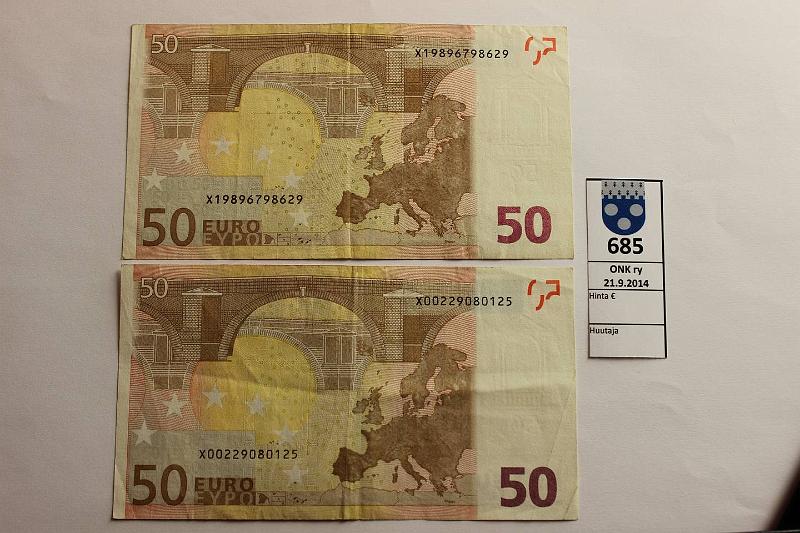 k-0685-a.jpg - Kohde 685, lhthinta: 110 € Saksa (2) 4/1/X/R1, P9 X00229080125 Dui R001 A1, X19896798629 Dui P009 A1, kunto: 4