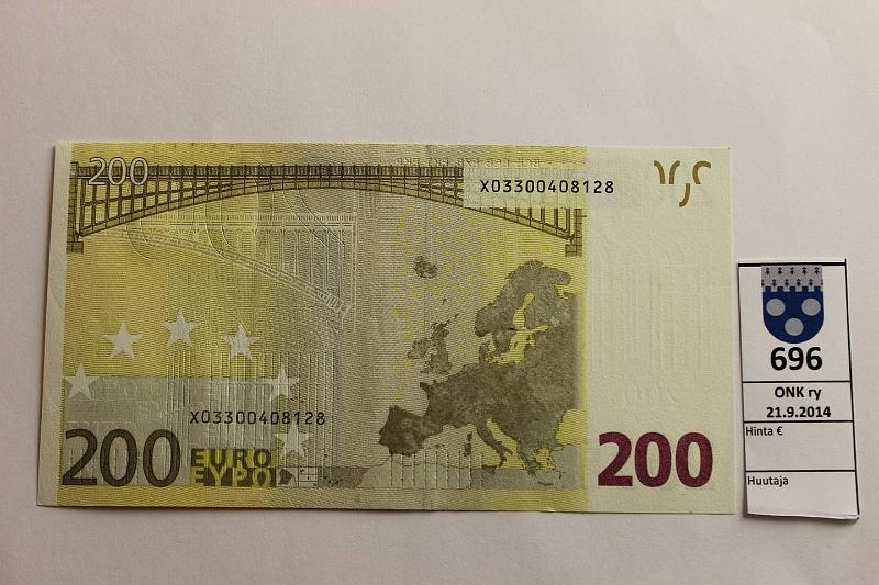 k-0696-a.jpg - Kohde 696, lhthinta: 250 € / myyntihinta: 250 € Saksa 6/2/X/E1 X03300408128 Tri E001 A1, ensimminen ja ainoa Trichet'n 200€! Painumia, ei taitteita, kunto: 9