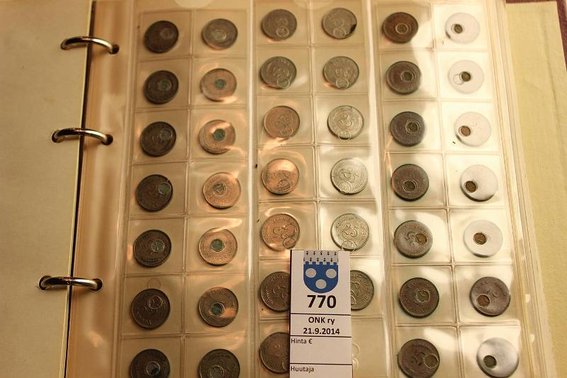 k-0770-b.jpg - Kohde 770 (kuva 2/3), lhthinta: 5 € / myyntihinta: 10 € Suomi-kansio 1916-70 1p - 50mk kansiossa, posin pieni nimellisarvoja, kunto: vk