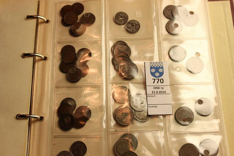 k-0770-c.jpg - Kohde 770 (kuva 3/3), lhthinta: 5 € / myyntihinta: 10 € Suomi-kansio 1916-70 1p - 50mk kansiossa, posin pieni nimellisarvoja, kunto: vk