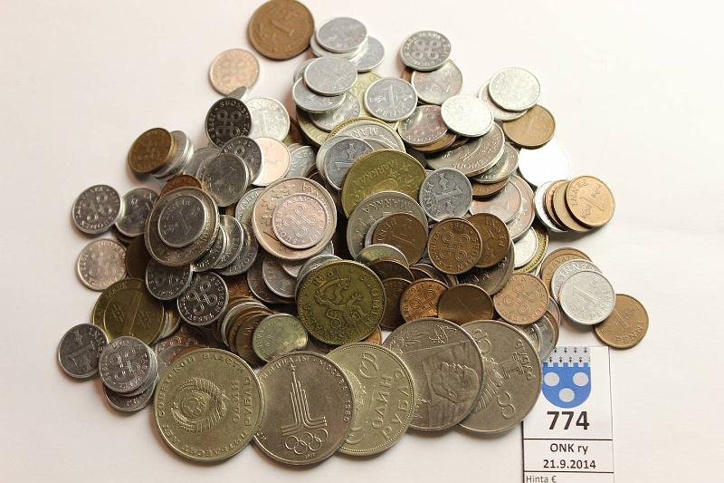 k-0774-a.jpg - Kohde 774, lhthinta: 5 € / myyntihinta: 9 € Suomi n. 350g Itsenisyyden aika Pussillinen Suomen 1p-5mk kolikoita 1963->, lisksi 6x1rpl NL 1945-77, kunto: 4-7